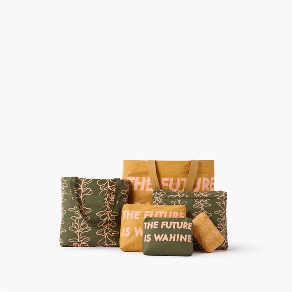 ALOHA Collection Lucky 11 Anniversary Small Pouch Future is Wahine - Picture 4 of 6